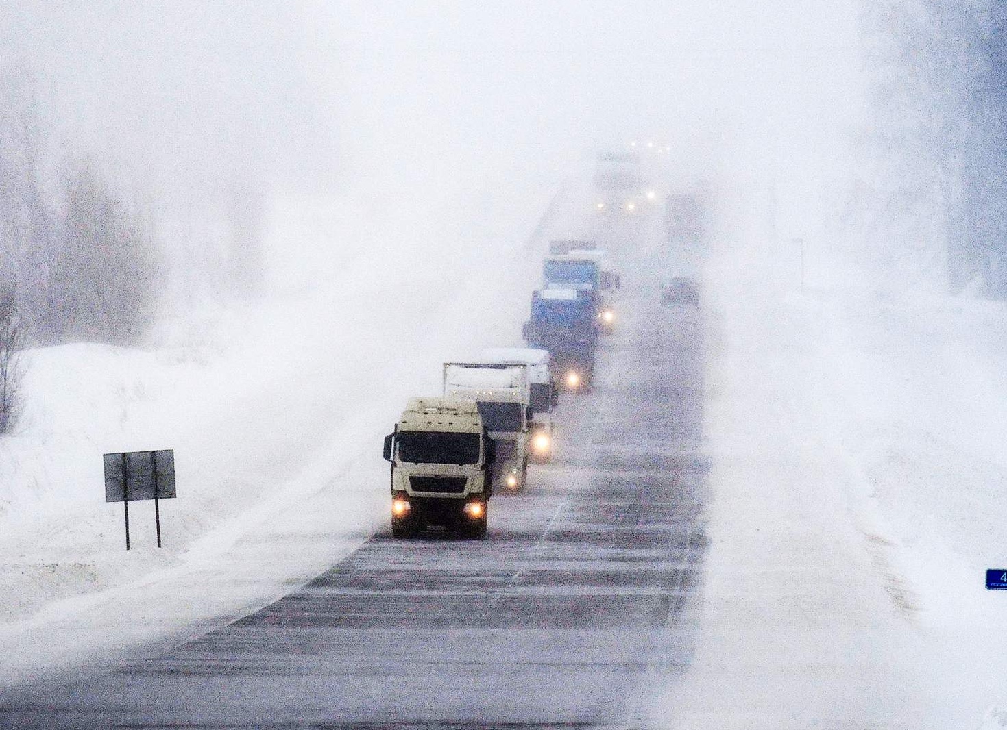 Фуры лизинг не вывозят: перевозчики досрочно возвращают грузовикиРынок грузоперевозок в этом году могут покинуть до 15% игроков