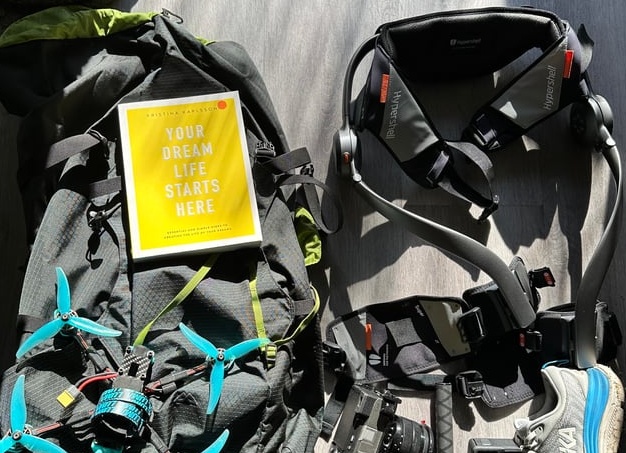 Что нужно возить с собой в дороге водителю фуры зимой?