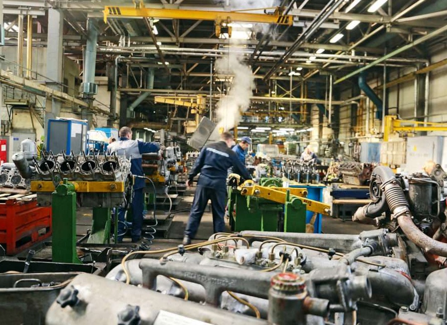 Капитальный ремонт грузовиков в АО «Ремдизель» – кадры решают все!