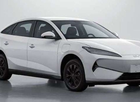 Новый китайский электромобиль пропишется в сервисе такси?