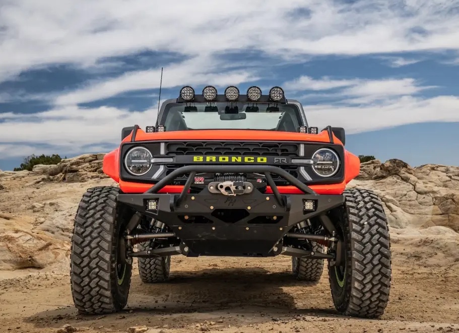 Легендарный внедорожник FORD BRONCO. Как изменился за годы