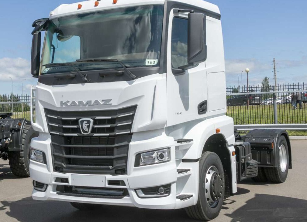 КАМАЗ теперь можно купить на маркетплейсе: доступны две модификации