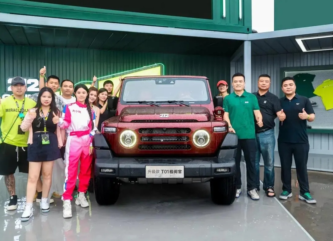 Для бездорожья и Крайнего Севера: представлен новый полуприцеп-платформа