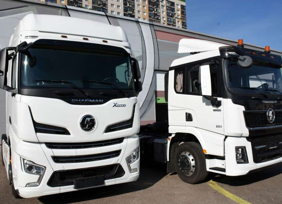 Трехосный тягач Shacman Х6000 6х4 – для сложных условий работы